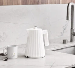 Bouilloire électrique 1L Plissé Blanche - ALESSI -Vente De Café alessi bouilloire g2 2