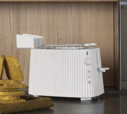 Grille-Pain électrique - 2 Fentes - Blanc Plissé- Alessi 6 Grille-Pain électrique - 2 Fentes - Blanc Plissé- Alessi -Vente De Café alessi grille pain lifestyle 1