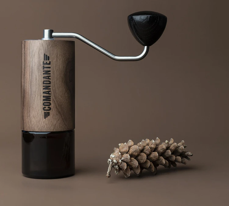 Moulin à Café COMANDANTE C40 MK4 Nitro Blade Virginia Walnut 3 Moulin à Café COMANDANTE C40 MK4 Nitro Blade Virginia Walnut – Image 3