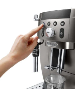 DELONGHI Magnifica S Smart FEB 2541.TB Titanium Garantie 3 Ans 7 DELONGHI Magnifica S Smart FEB 2541.TB Titanium Garantie 3 Ans -Vente De Café feb 2541.tb mano 1