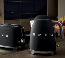 Bouilloire SMEG KLF03BLMEU Noir Mat - 1.7L + Offre Cadeau -Vente De Café nm