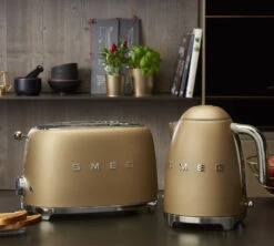 Bouilloire SMEG KLF03CHMEU Or Mat - 1.7L + Offre Cadeau -Vente De Café or mat smeg