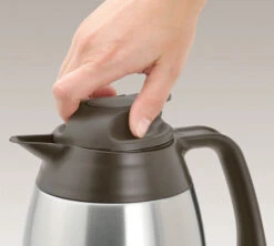 Carafe Hermétique THV Acier Inoxydable 1L - THERMOS 7 Carafe Hermétique THV Acier Inoxydable 1L - THERMOS -Vente De Café pichet thermos2 1