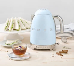 Bouilloire SMEG KLF04PBEU Bleu Azur - Température Réglable + Offre Cadeau -Vente De Café smeg ba 2