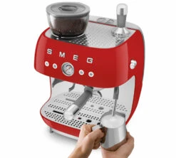 Machine Expresso SMEG EGF03RDEU Rouge Années 50 Avec Moulin Intégré -Vente De Café smeg egf03 rouge 3