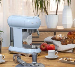 Set Petit-Déjeuner Machine Expresso ECF01PBEU Et Moulin à Café CGF01PBEU Bleu Azur - SMEG 6 Set Petit-Déjeuner Machine Expresso ECF01PBEU Et Moulin à Café CGF01PBEU Bleu Azur - SMEG -Vente De Café smeg machine