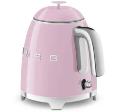 Mini Bouilloire Rose KLF05PKEU 0,8 L - SMEG + Offre Cadeau -Vente De Café smeg minibrose 8