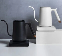 Bouilloire - TIMEMORE - Fish Smart White 60cl 6 Bouilloire - TIMEMORE - Fish Smart White 60cl -Vente De Café timemore kettle6